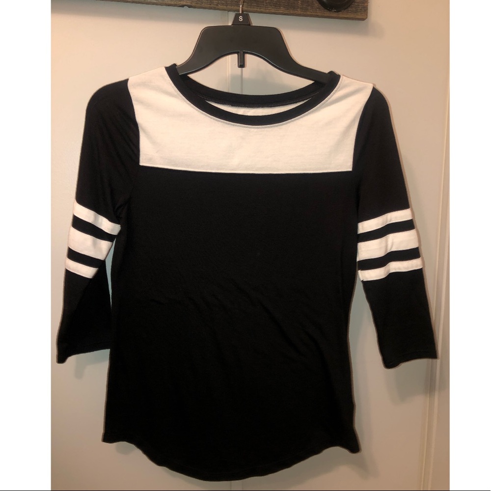 Arizona Jean Co. 3/4 sleeve T- shirt